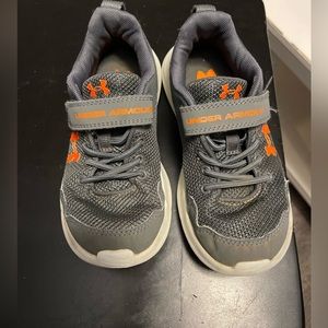 Kids Under Armor Sneakers size 13